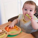 8 Mitos Seputar Makanan Bayi yang Harus Ditinggalkan