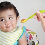 3 Mitos Seputar Makanan Bayi yang Harus Ditinggalkan